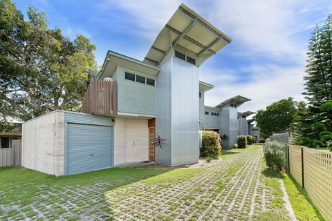Crescent Head Spa Villa - Accommodation Main Beach 0