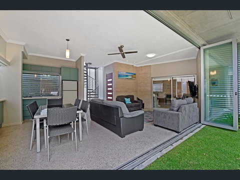 Crescent Head Spa Villa - Accommodation Main Beach 9