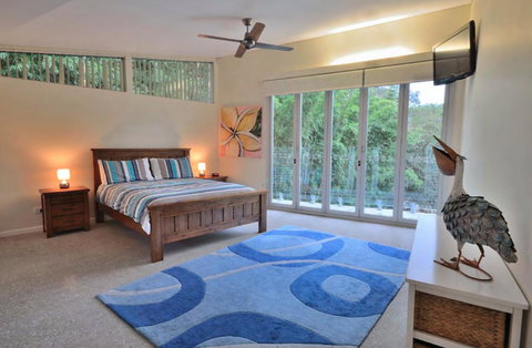 Crescent Head Spa Villa - Accommodation Main Beach 2