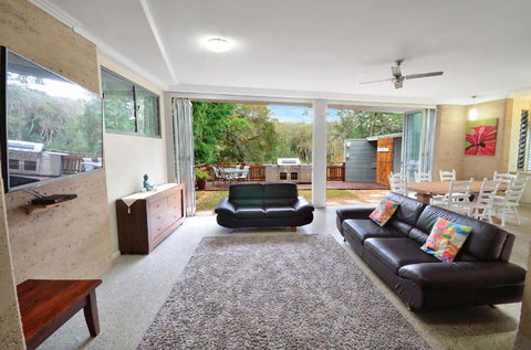 Crescent Head Spa Villa - Accommodation Main Beach 23