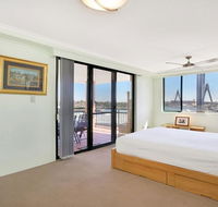 Darling Harbor Apartment - Accommodation Main Beach