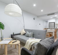 Inner City Stylish apt Walk to Green Square - Accommodation Main Beach