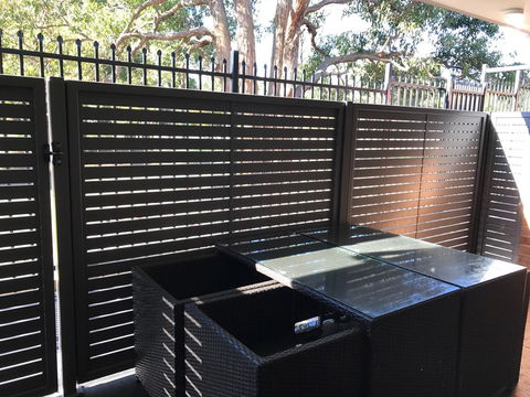 Jesmond Executive Villas - Accommodation Main Beach 7