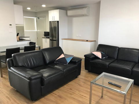 Jesmond Executive Villas - Accommodation Main Beach 0