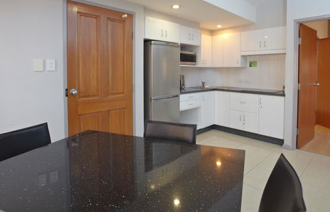 Jesmond Executive Villas - Accommodation Main Beach 31
