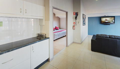 Jesmond Executive Villas - Accommodation Main Beach 32