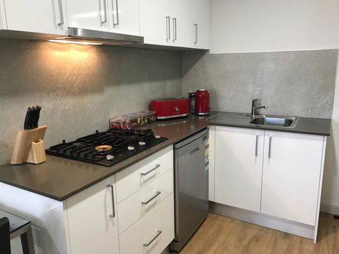 Jesmond Executive Villas - Accommodation Main Beach 6
