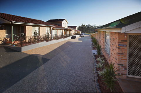 Jesmond Executive Villas - Accommodation Main Beach 13