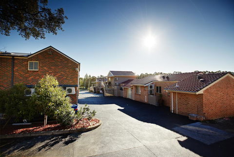 Jesmond Executive Villas - Accommodation Main Beach 12