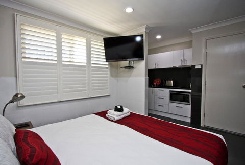 Jesmond Executive Villas - Accommodation Main Beach 42