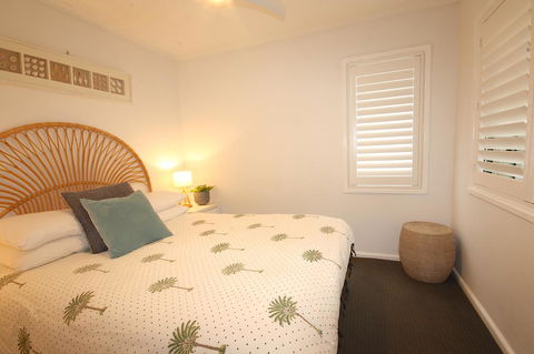 Cossies By The Sea - Accommodation Main Beach 1