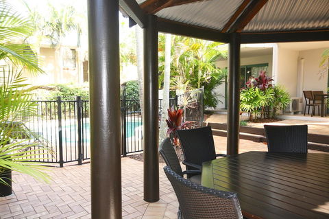 Cossies By The Sea - Accommodation Main Beach 17