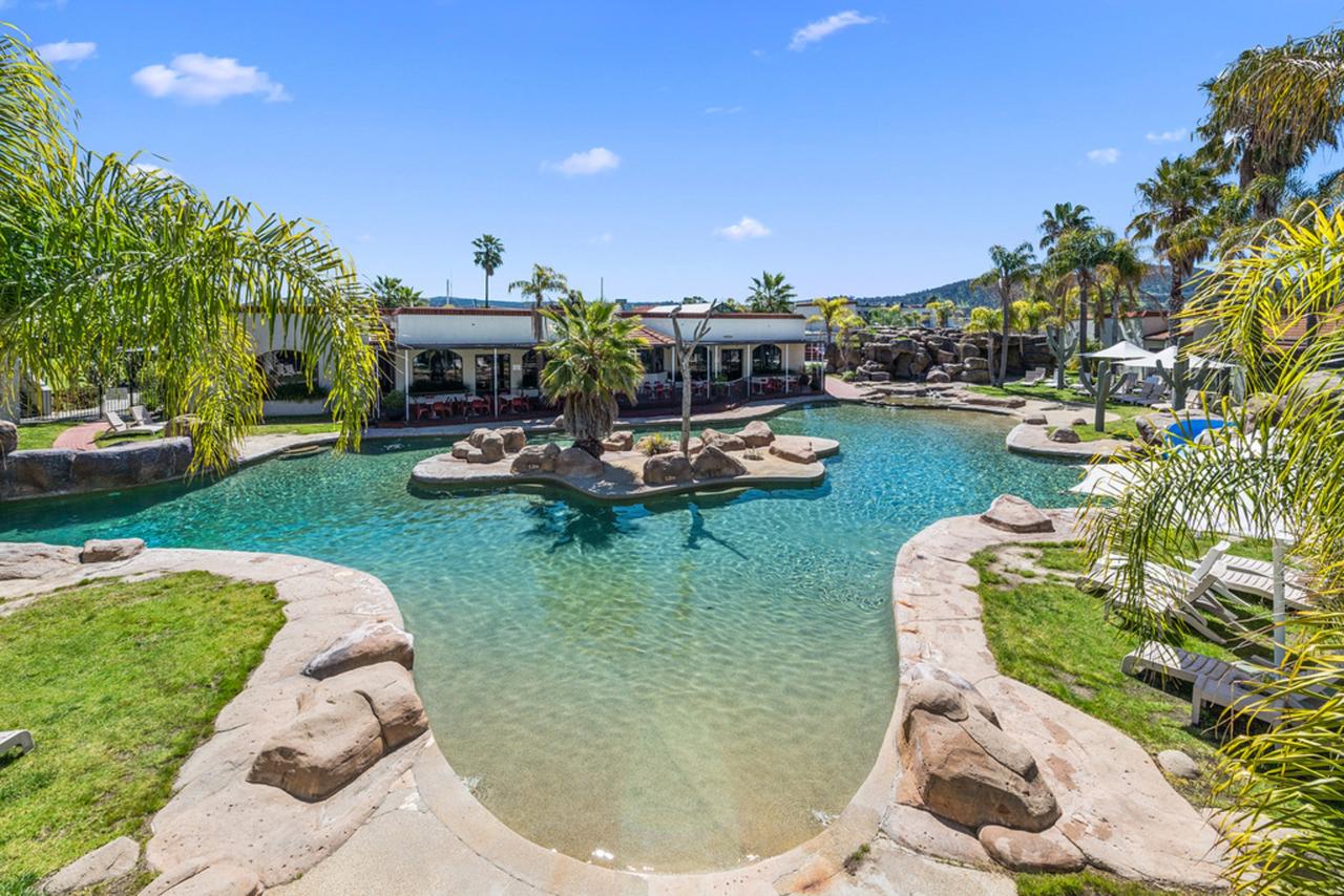  Accommodation Main Beach