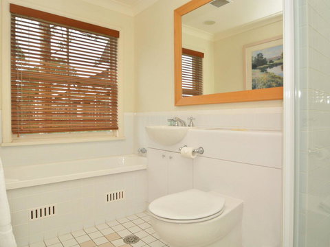 Villa Executive 2br Cypress DS Located Within Cypress Lakes Resort - Accommodation Main Beach 12