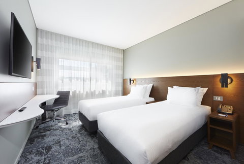 Holiday Inn Express Sydney Airport, An IHG Hotel - Accommodation Main Beach 5
