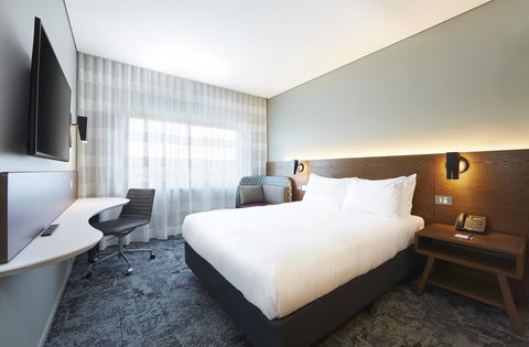 Holiday Inn Express Sydney Airport, An IHG Hotel - Accommodation Main Beach 4