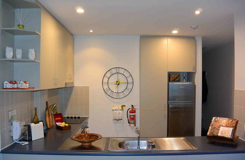 Lantern 1 Bedroom Balcony With Panoramic View - Accommodation Main Beach 3