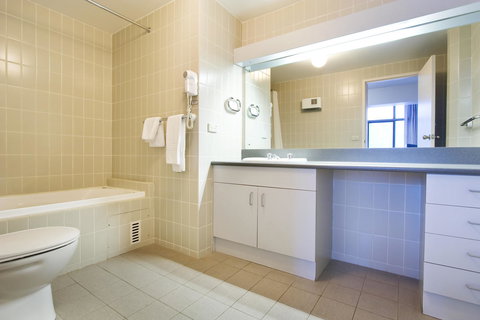 Lantern 1 Bedroom Balcony With Panoramic View - Accommodation Main Beach 12