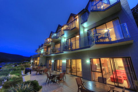 Lantern 1 Bedroom Balcony With Panoramic View - Accommodation Main Beach 0