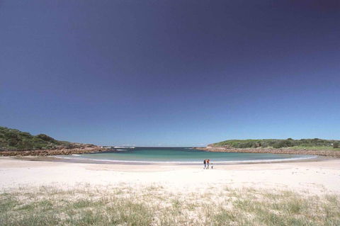 On The Beach Getaway - Accommodation Main Beach 10