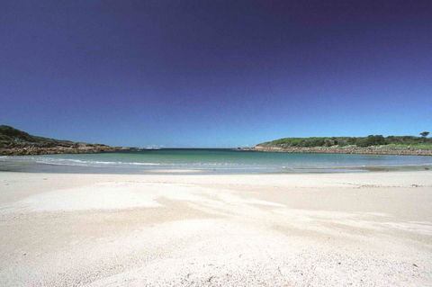 On The Beach Getaway - Accommodation Main Beach 14