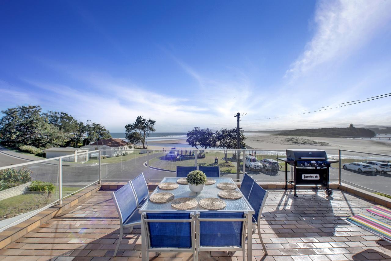 Accommodation Main Beach