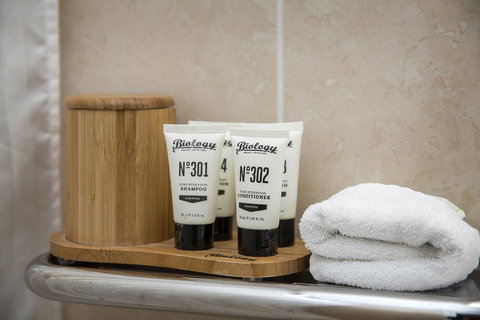 CH Boutique Hotel & Apartments, Ascend Hotel Collection - Accommodation Main Beach 37