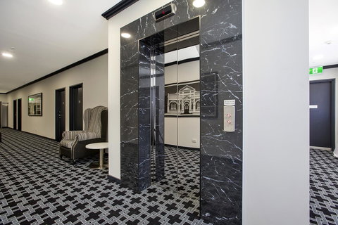 CH Boutique Hotel & Apartments, Ascend Hotel Collection - Accommodation Main Beach 5