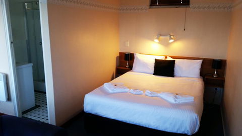 Echo Point Discovery Motel - Accommodation Main Beach 0