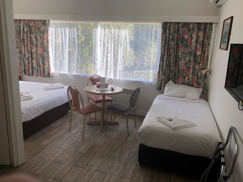 Echo Point Discovery Motel - Accommodation Main Beach 1