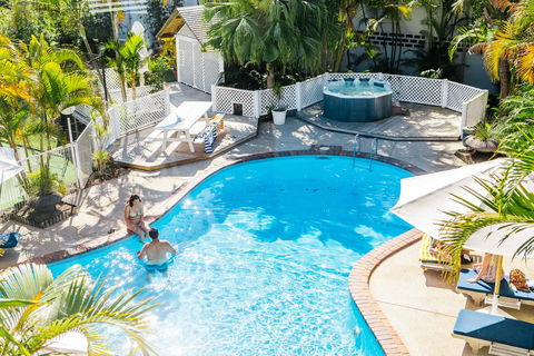 The Lord Byron - Accommodation Main Beach 21