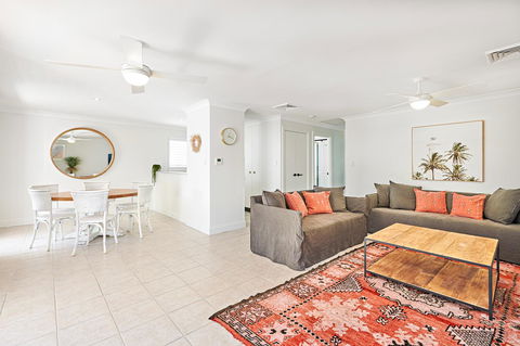 The Lord Byron - Accommodation Main Beach 12