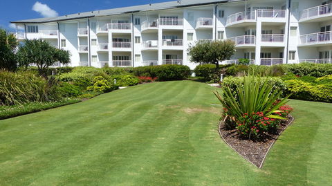 SaltBeach2302 - Accommodation Main Beach 10