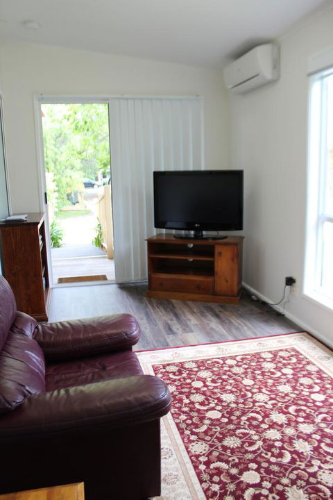 Little Gem - Accommodation Main Beach 12