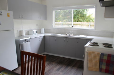Little Gem - Accommodation Main Beach 3