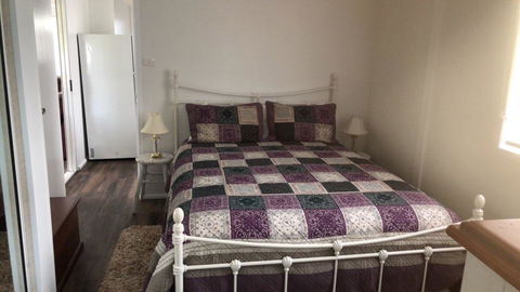 Little Gem - Accommodation Main Beach 5
