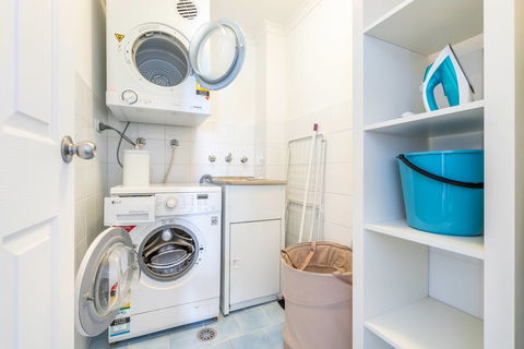 Apartments In Pyrmont - Accommodation Main Beach 1