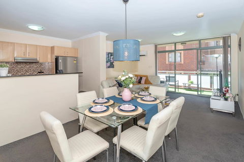 Apartments In Pyrmont - Accommodation Main Beach 0