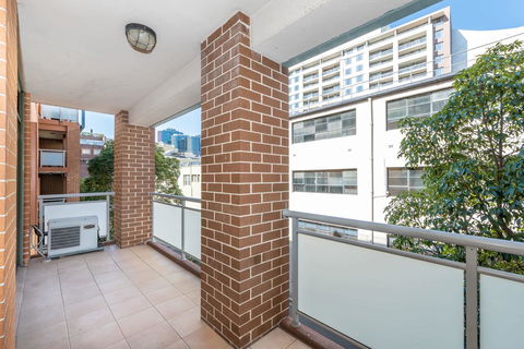 Apartments In Pyrmont - Accommodation Main Beach 2
