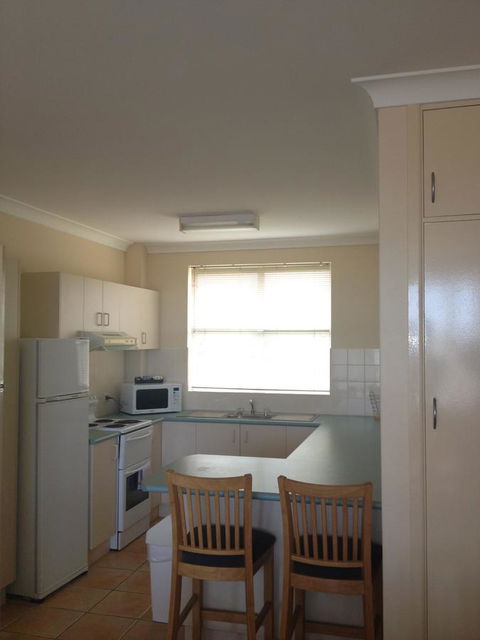 Oxley Cove Holiday Apartment - Accommodation Main Beach 2