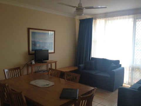 Oxley Cove Holiday Apartment - Accommodation Main Beach 12