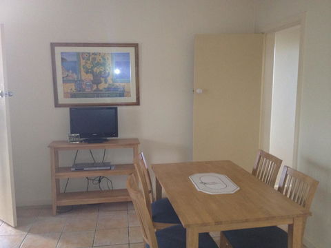 Oxley Cove Holiday Apartment - Accommodation Main Beach 9