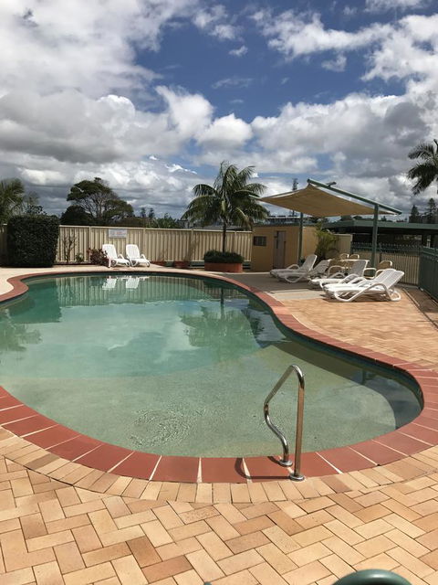 Oxley Cove Holiday Apartment - Accommodation Main Beach 0