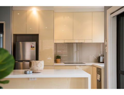 Beachside Getaway In Freshie W Parking - Accommodation Main Beach 2