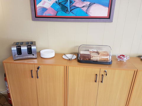 Best Western Kennedy Drive Airport Motel - Accommodation Main Beach 36