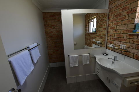 Best Western Kennedy Drive Airport Motel - Accommodation Main Beach 26