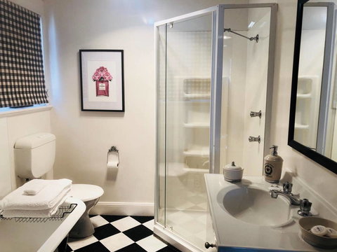 Belltrees - Accommodation Main Beach 9