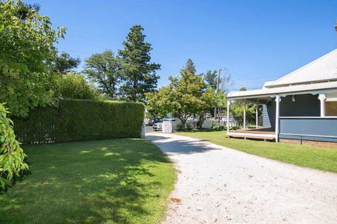 Belltrees - Accommodation Main Beach 8