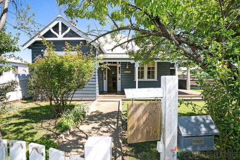 Belltrees - Accommodation Main Beach 0