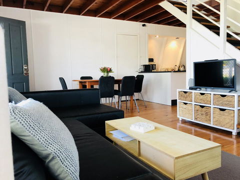Little Blue Beach House - Accommodation Main Beach 7